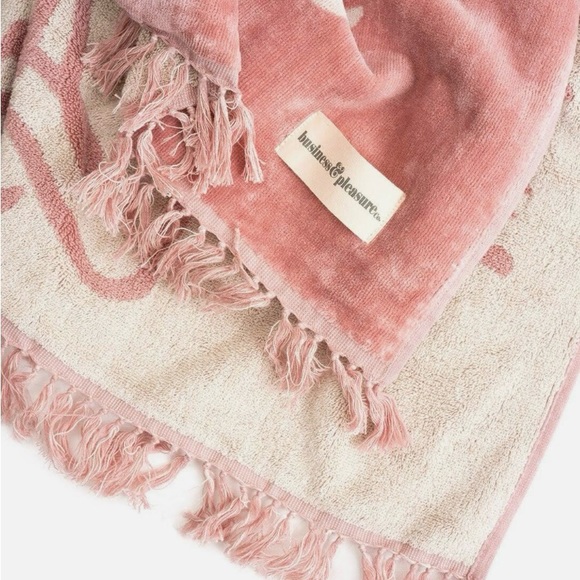 Business & Pleasure beach towel brand new! - Picture 6 of 6